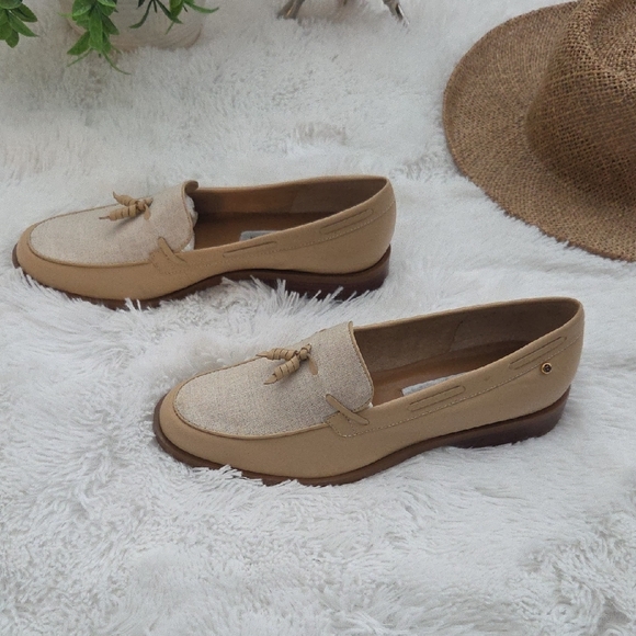 Etienne Aigner Gotham Beige Vintagr Loafers Size 9 - Picture 4 of 5